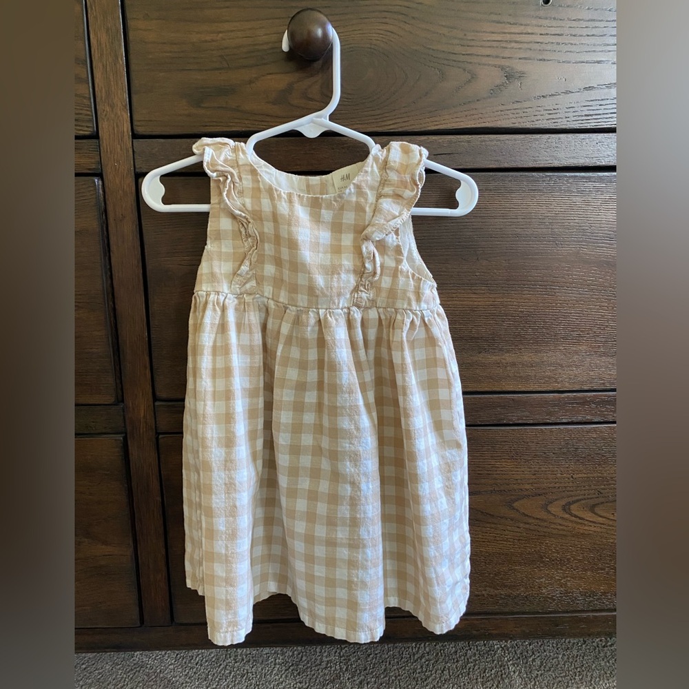 H&M ruffle sleeve gingham dress